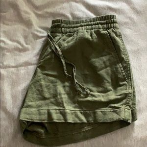 Old Navy green linen pull on shorts